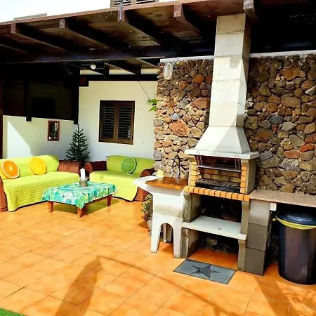 2 Bedrooms House With Sea View Private Pool And Enclosed Garden At Tinajo Nyaraló