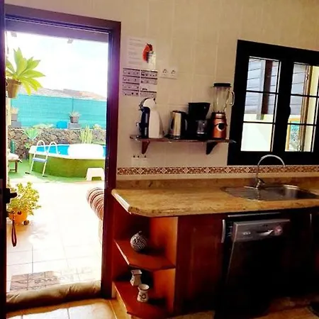 2 Bedrooms House With Sea View Private Pool And Enclosed Garden At Tinajo * Tinajo