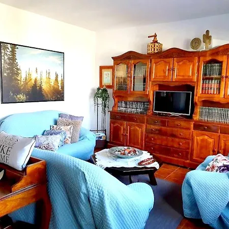 Nyaraló 2 Bedrooms House With Sea View Private Pool And Enclosed Garden At Tinajo