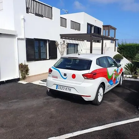 Nyaraló 2 Bedrooms House With Sea View Private Pool And Enclosed Garden At Tinajo *